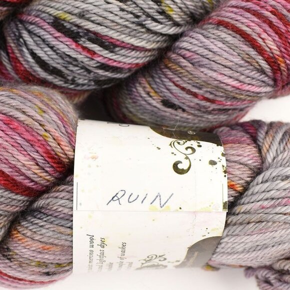 Hedgehog Fibres Merino DK Yarn 2 Skeins Springy Merino Wool Hand-Dyed Ruin - Picture 4 of 4